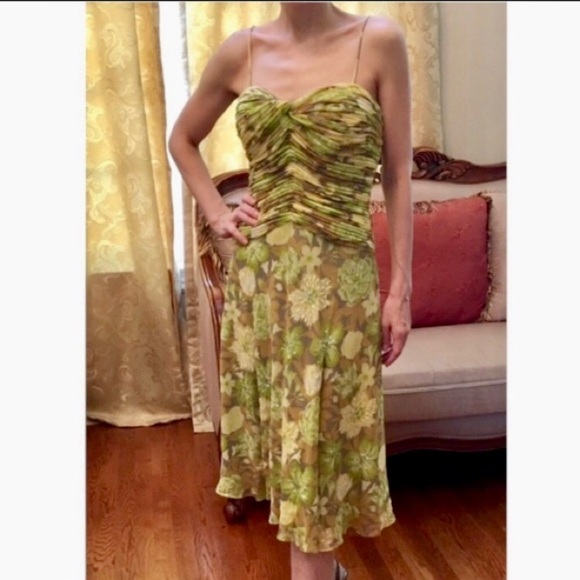 Chetta B. Ruched Floral Sequined Silk MIDI dress sz.2 - Picture 3 of 16